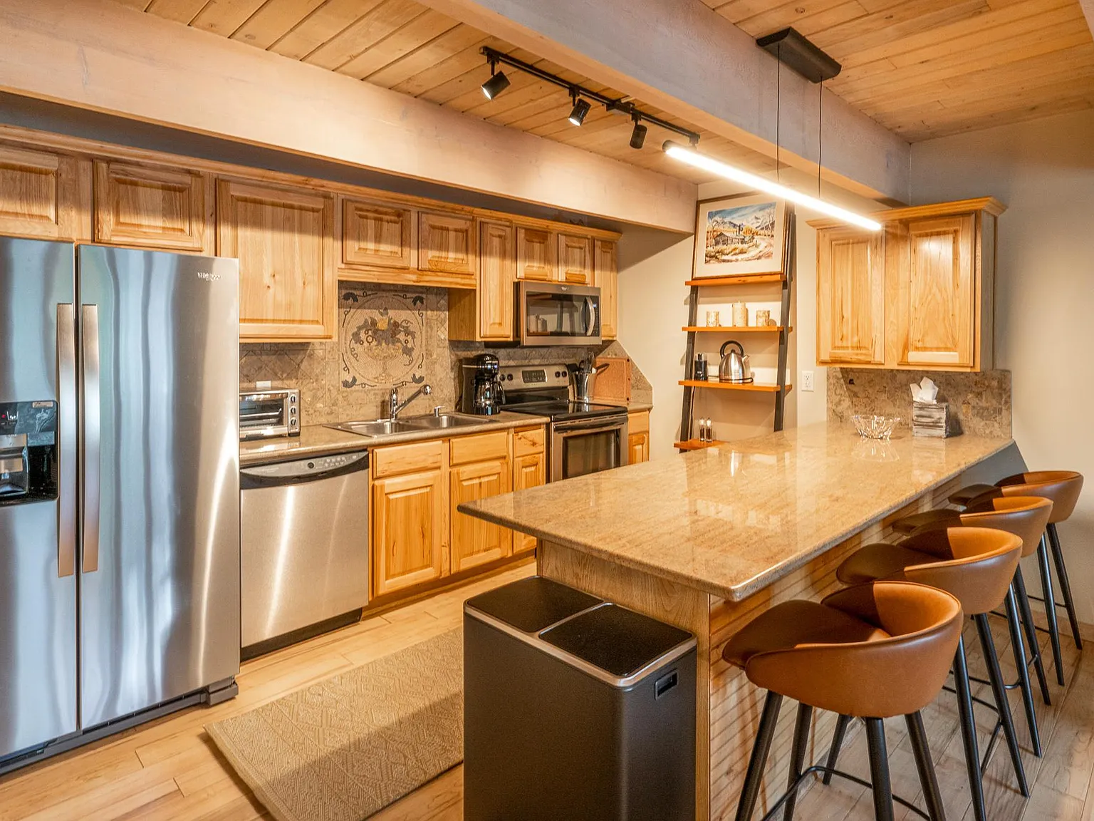 2 bed, 905 sqft, $20,000 — Photo 3