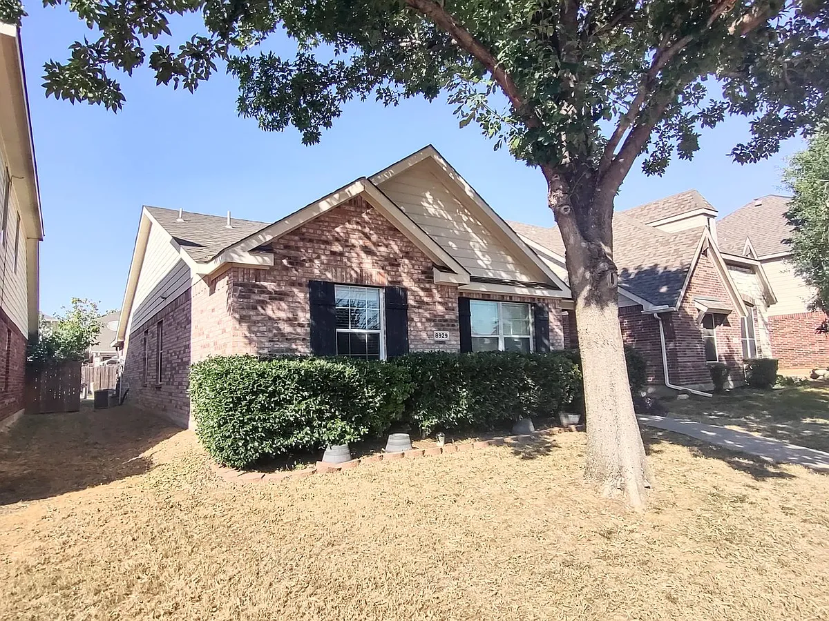 Building Photo - 8929 Holliday Ln