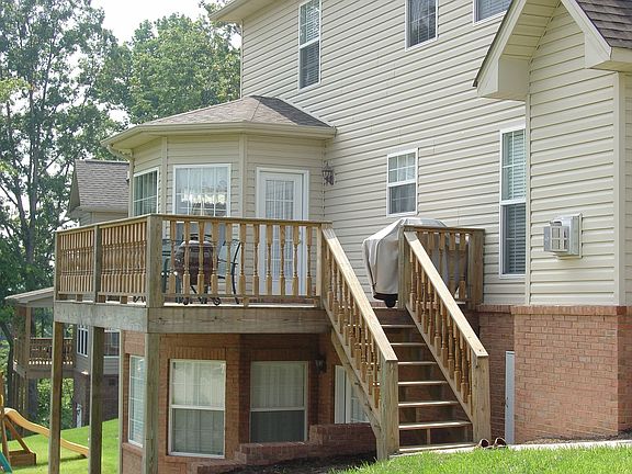 2nd image of 9524 Hickory Knoll Ln