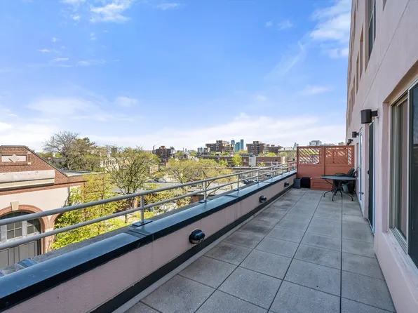 20 Webster St APT 505, Brookline, MA 02446