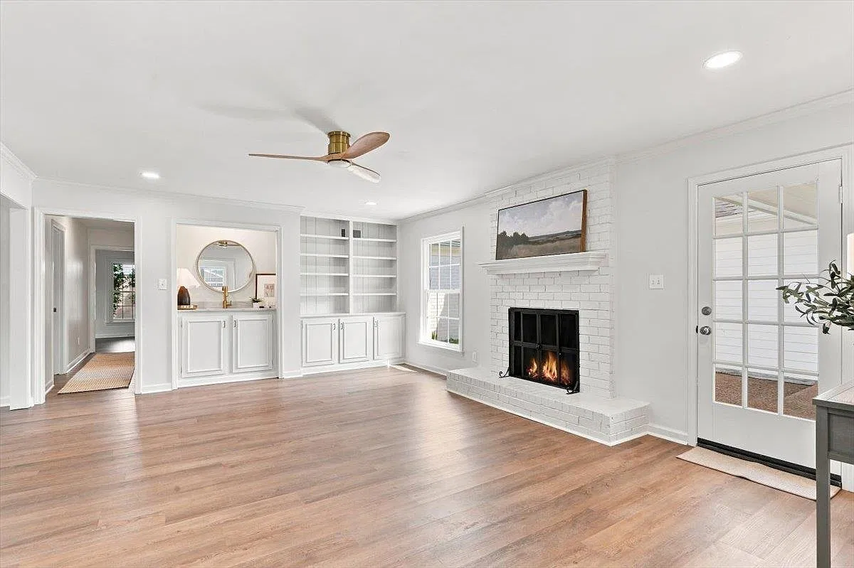 5 bed, 3.0 bath, 3300 sqft, $4,250 — Photo 4