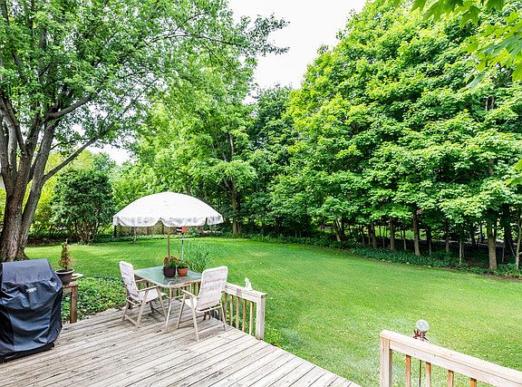 5th image of 788 Oakwood Dr