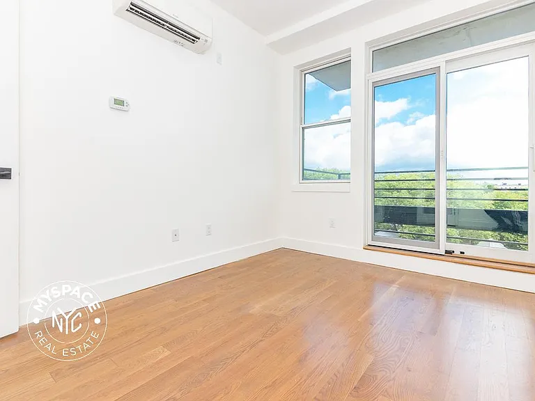 581 Ocean Pkwy #1C — Photo 4