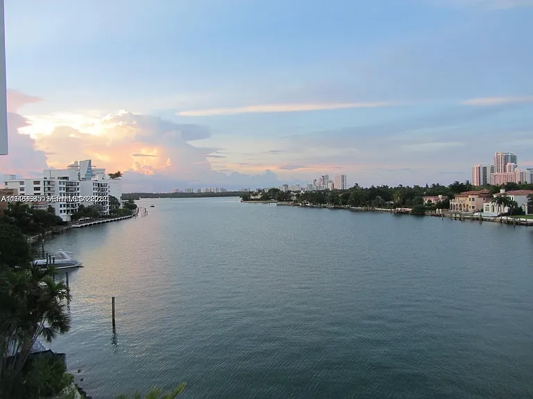 9821 E Bay Harbor Dr #503 — Photo 43