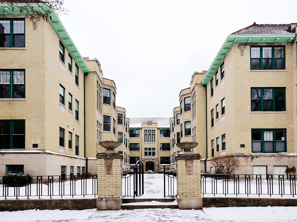 1st image of 1430 W Lunt Ave APT 3E
