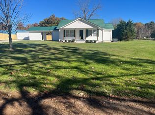 1009 Powell Hollow Rd, Tullahoma, TN 37388