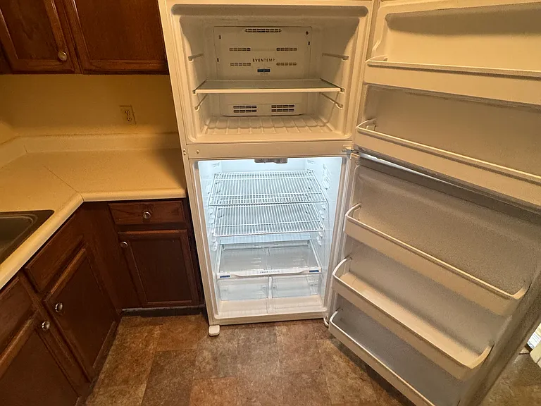 260 Elkin Ave #H — Photo 8
