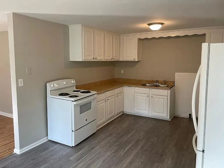 437 Wildwood Ave — Photo 3