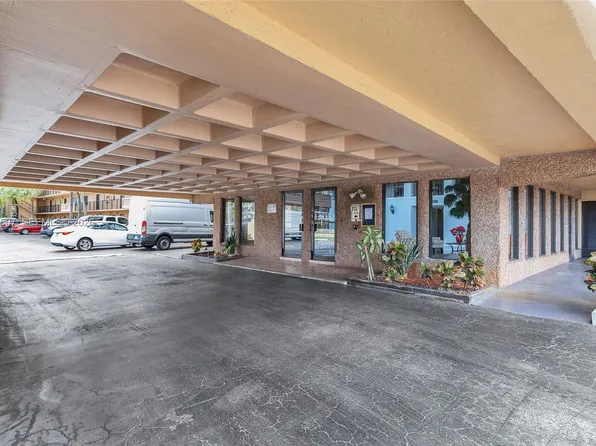 9370 SW 8th St, Boca Raton, FL