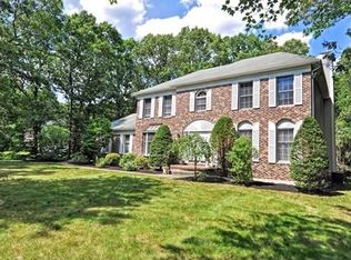 12 Mill River Cir, Franklin, MA 02038