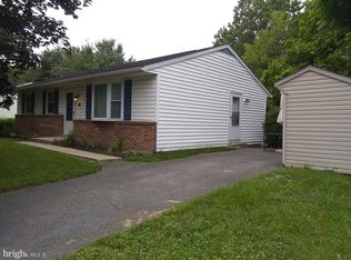 2175 Oswego Dr, Columbia, PA 17512