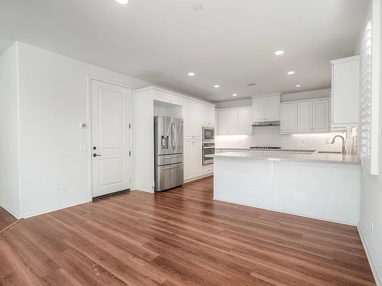 729 Merit Dr — Photo 6