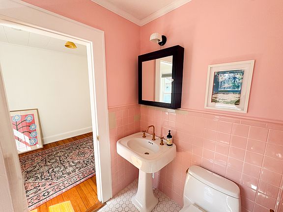 4th image of 109 Reed St