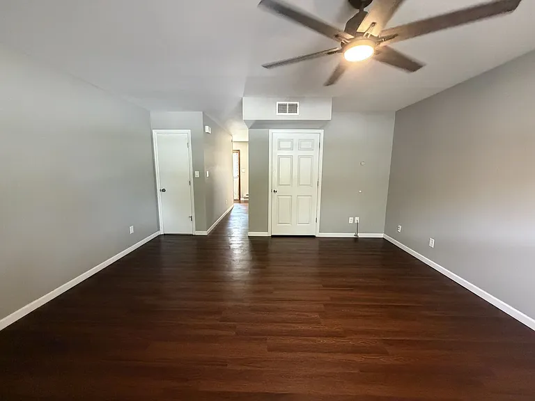 211 Martin Ct — Photo 17