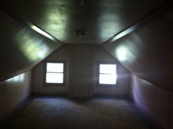 3rd image of 223 E Washington St