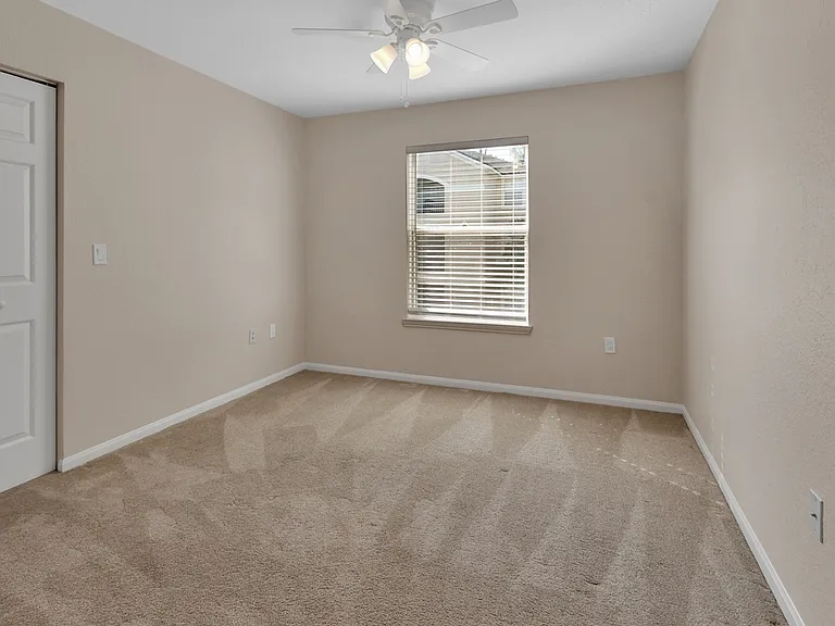 940 Village Trl #4-207 — Photo 14