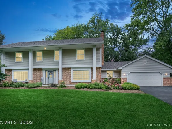 5N452 Fence Rail Ct, Saint Charles, IL 60175