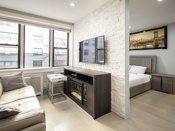 3rd image of 200 E 28th St APT 2E