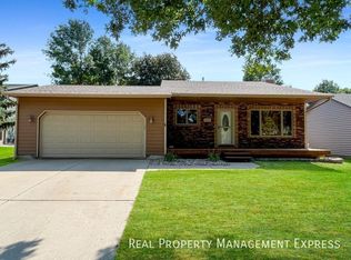 2500 S Ascot Ave, Sioux Falls, SD 57103