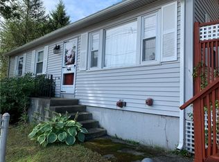 16 Beechwood St, Coventry, RI 02816