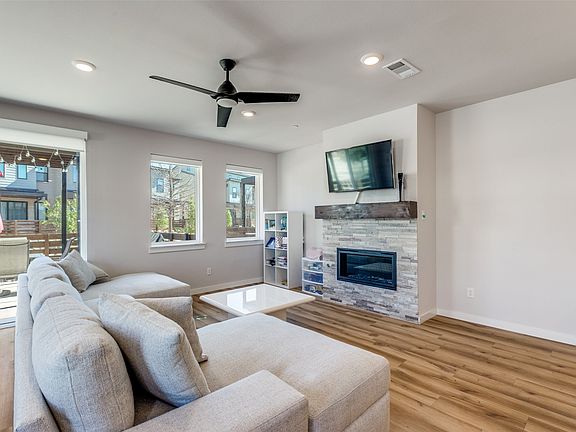 5th image of 720 Bandera Ct