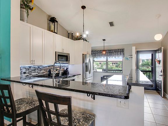 4th image of 4693 Lucerne Lakes Boulevard E #203