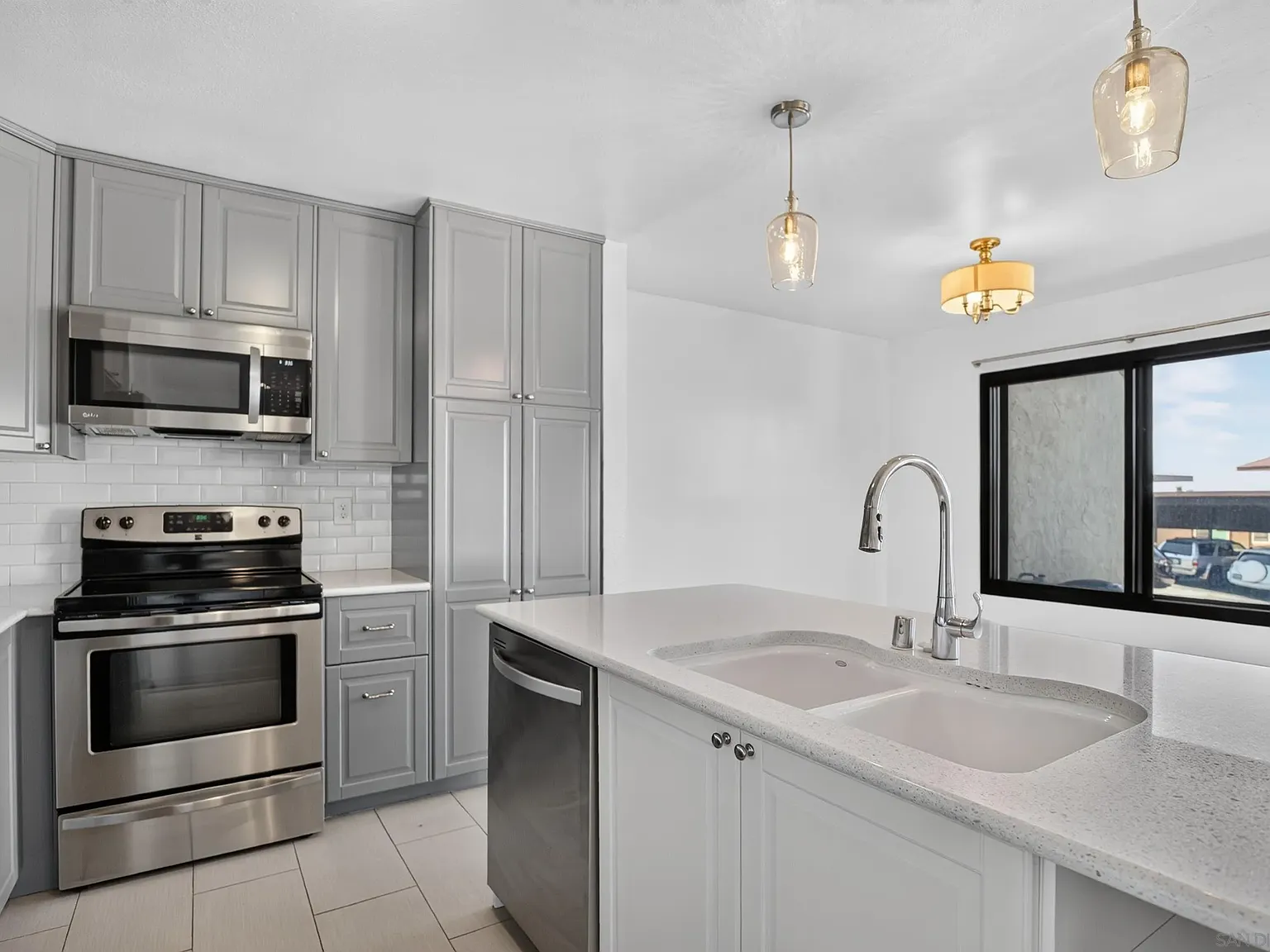 2 bed, 2.0 bath, 1182 sqft, $3,500 — Photo 1
