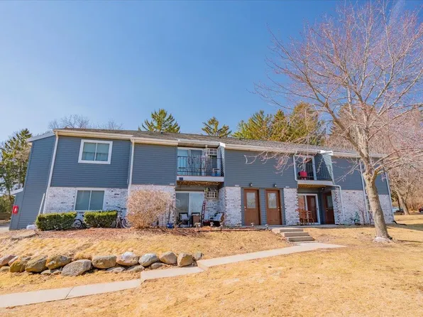 1208 Whispering Pines Way, Fitchburg, WI 53713