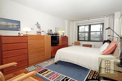 3rd image of 165 W 66th St APT 14F
