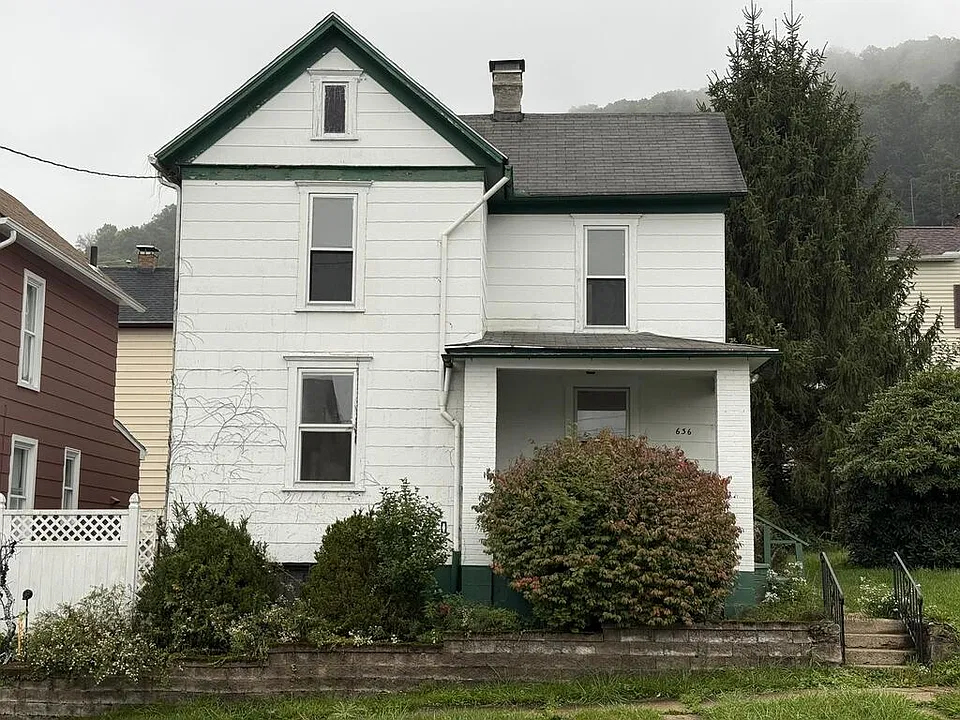 636 Russell Ave