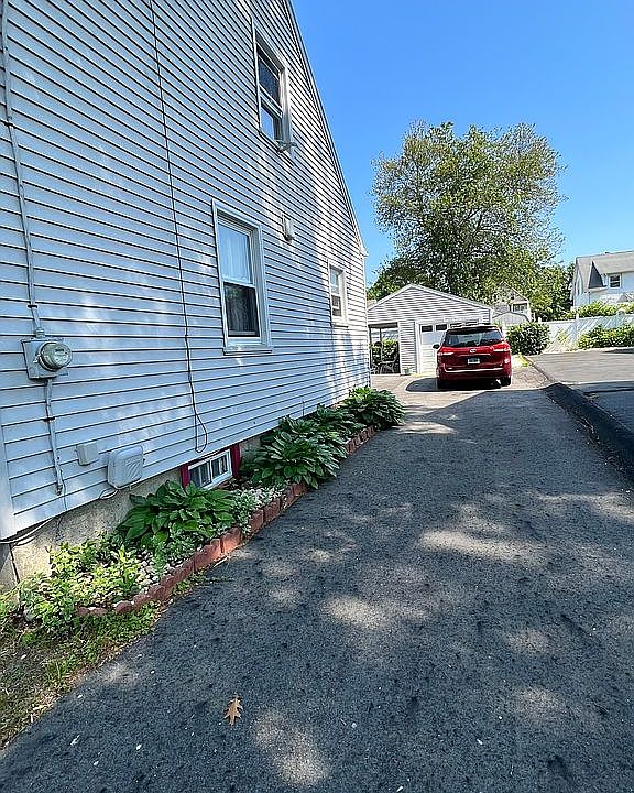 2nd image of 49 W Elderkin Ave