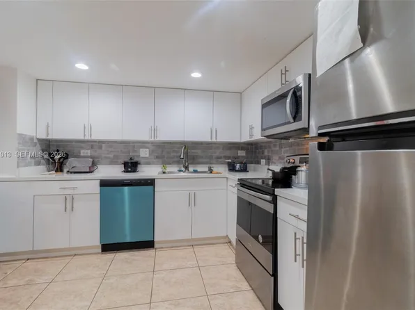 251 174th St APT 808, Sunny Isles Beach, FL 33160