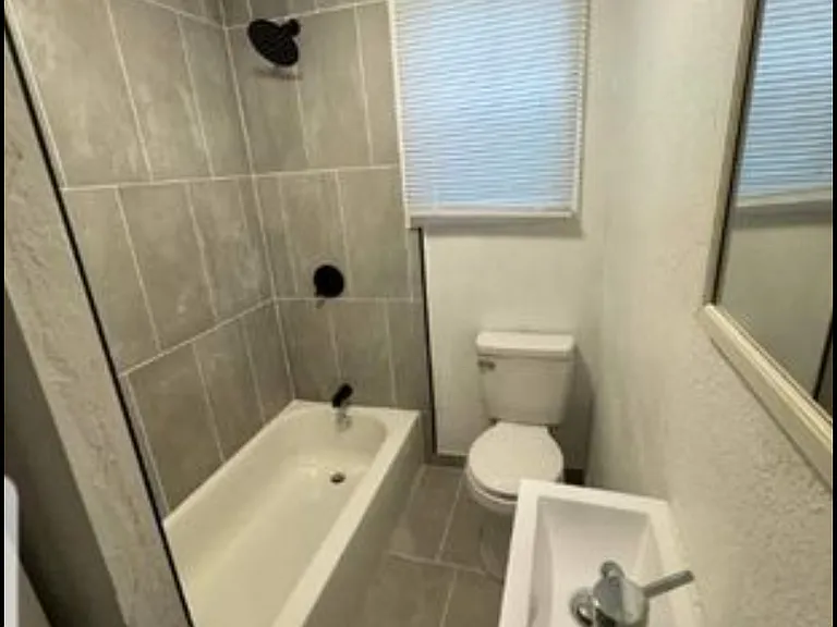 3810 Vermont Ave #1 — Photo 3