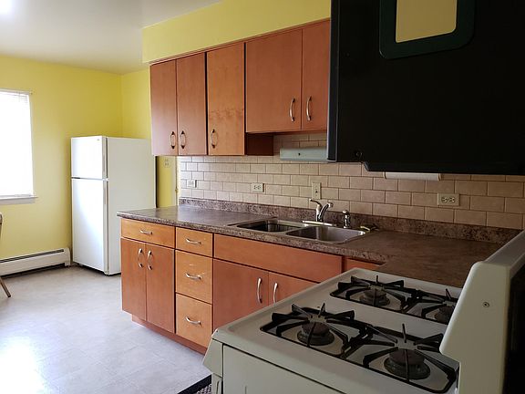 3rd image of 10035 Linda Ln