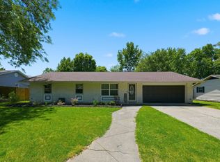 3822 Shannon Dr, Fort Wayne, IN 46835