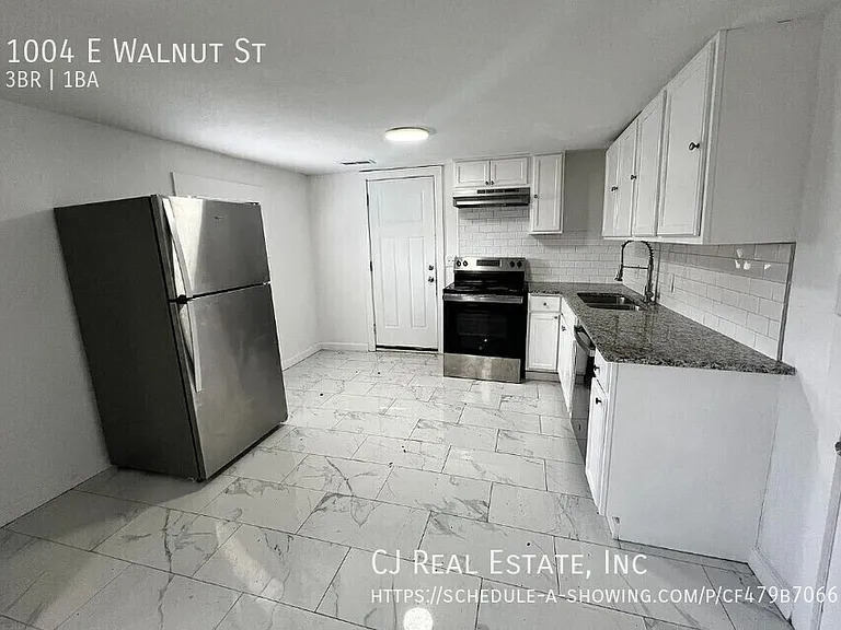 1004 E Walnut St — Photo 3