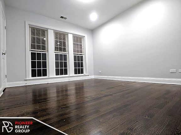 5th image of 7722 N Ashland Ave