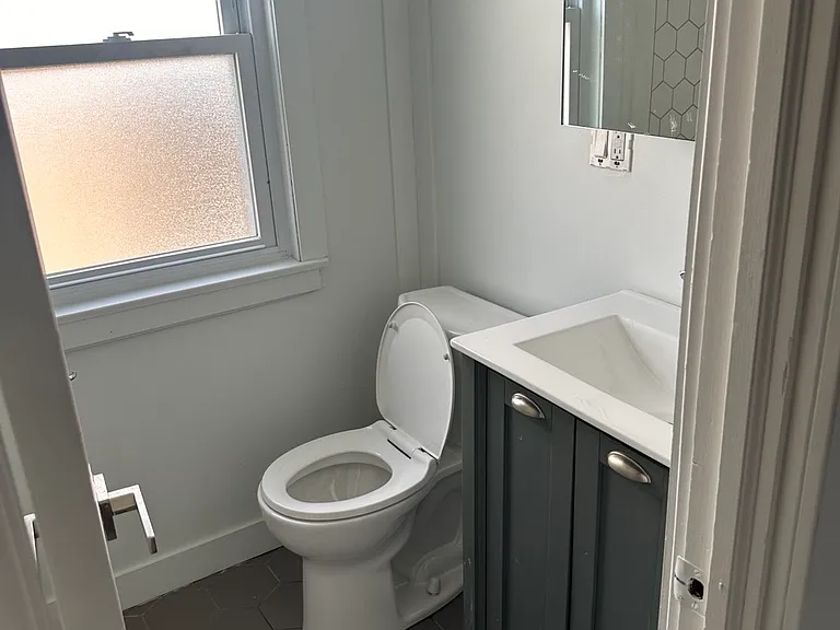 1123 Newberry Ave — Photo 10