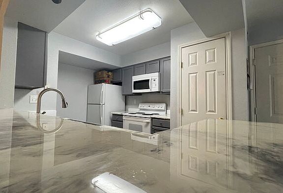 4th image of 2551 W 24th St APT B4