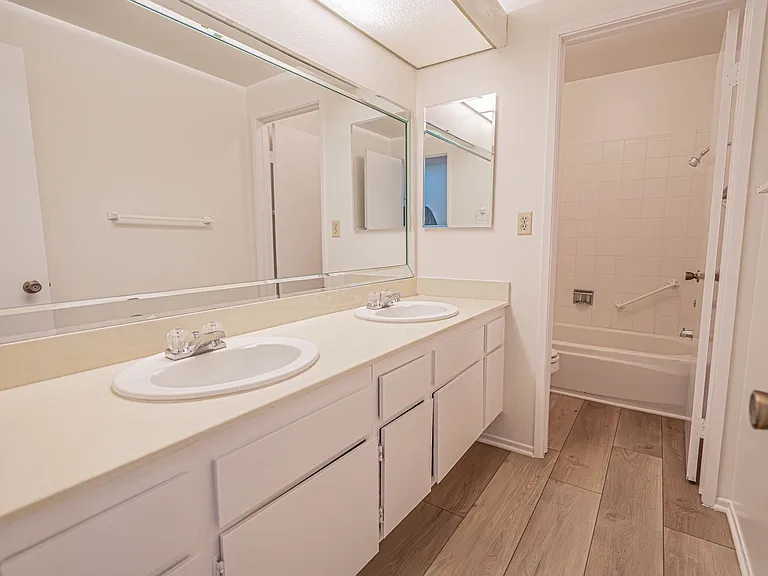 22210 James Alan Cir #8 — Photo 18