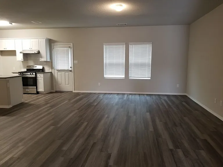 7930 Oak Meadows Bnd — Photo 6