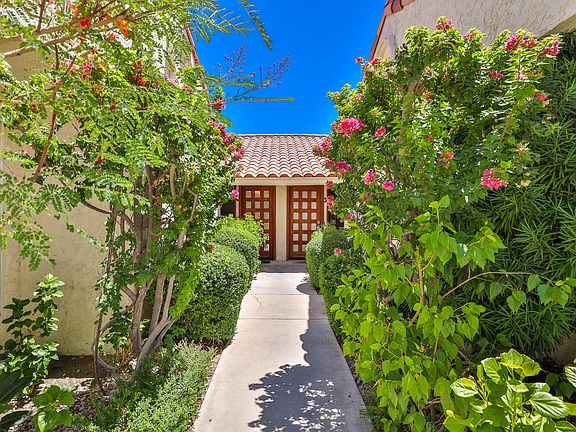3rd image of 993 E Parocela Pl APT 3