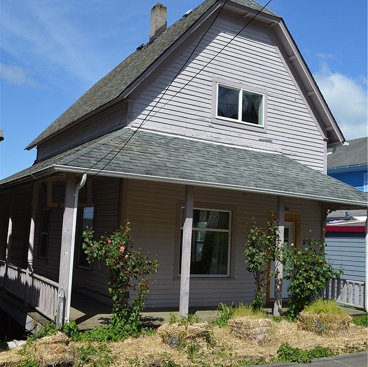1st image of 509 1st St E