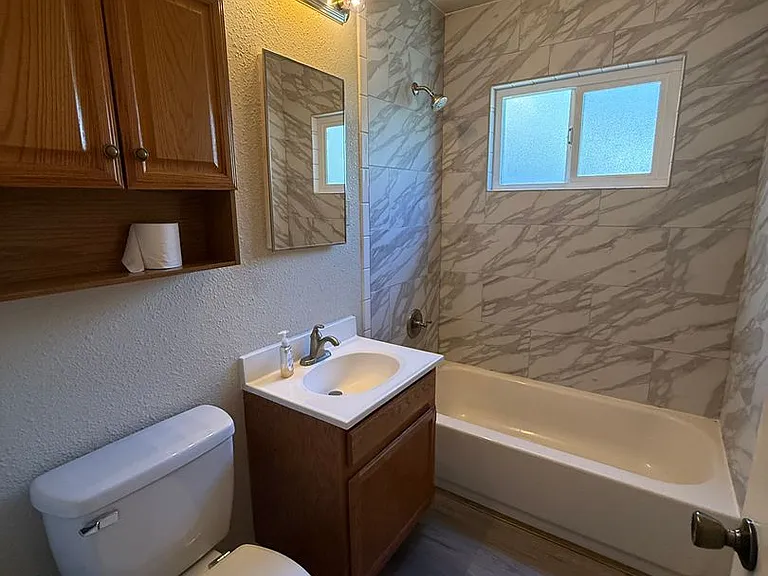 1506 Jefferson St — Photo 4