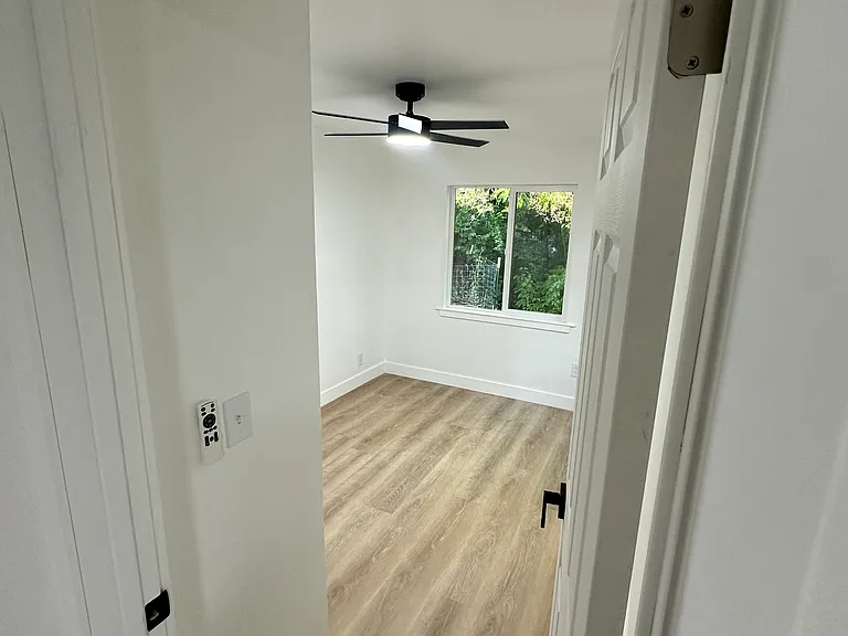 1377 Willis St — Photo 5