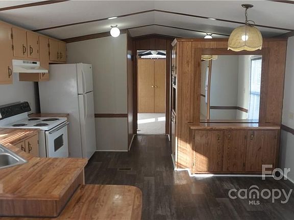 2nd image of 207 Tall Pines Ln