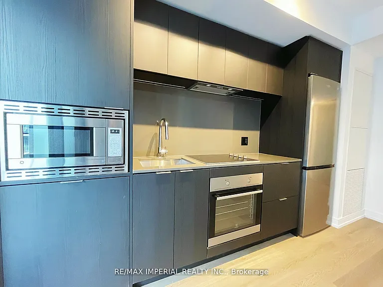 1 Jarvis St #904 — Photo 8