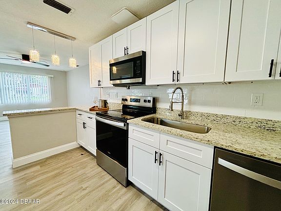 3rd image of 122 Azalea Dr