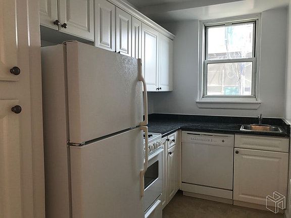 3rd image of 201 E 19th St APT 12D