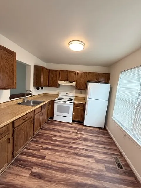 4 bed, 1500 sqft, $3,450 — Photo 2